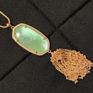 ❤️Kendra Scott Green and Gold Pendant Necklace